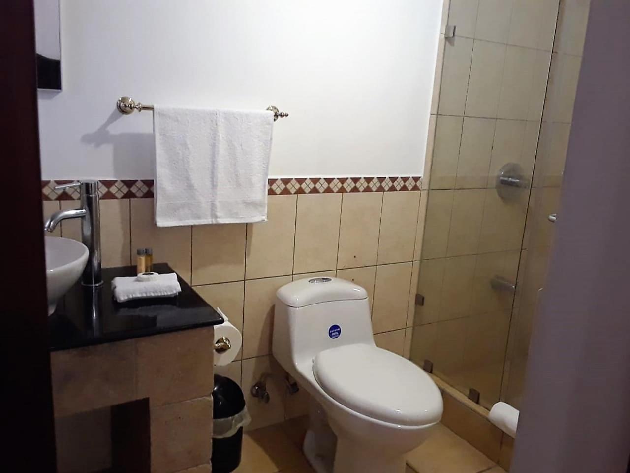 La Galería 2*